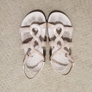 Vionic Jodie sandals in champagne